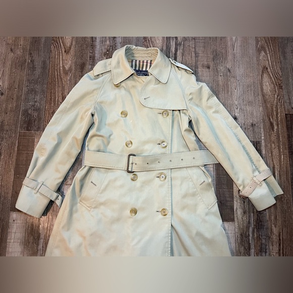 Burberrys Vintage Khaki Long Trench Coat with Belt Size Medium See Measurements - Picture 3 of 16